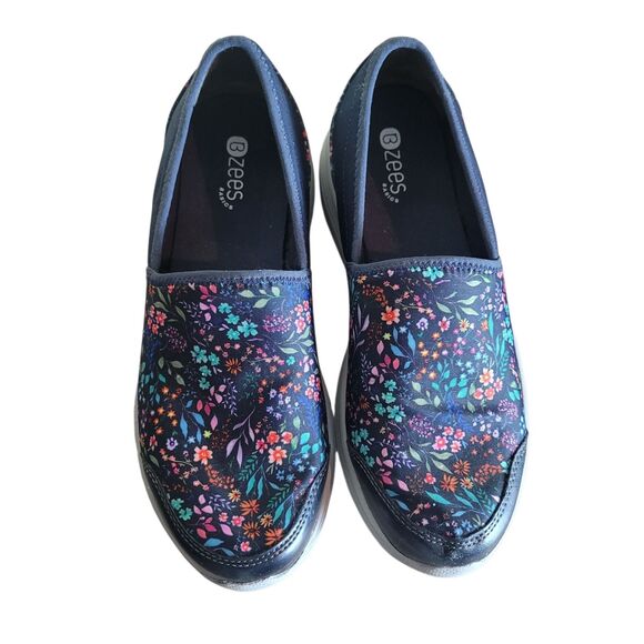 Bzees Floral Print Slip On Shoes Women's Size 7.5 Navy Colorful Comfort Nature - Picture 2 of 8